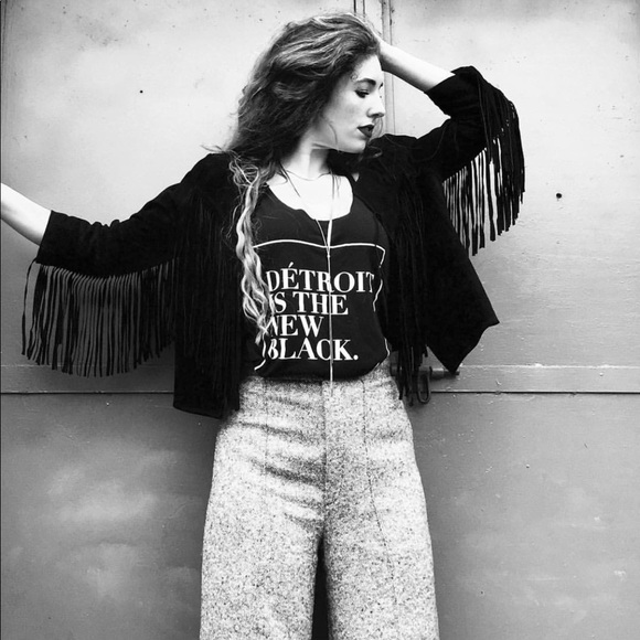 Myra 🐬 - Picture 5 of 6